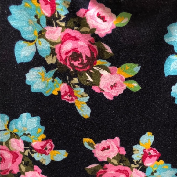 Women's Scoop Neck Floral Printed Dress - Picture 2 of 3